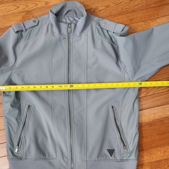 GUESS Men's XXL water-resistant jacket. - Picture 14 of 16